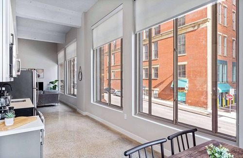 Downtown Cincinnati Apartment | CozySuites at Textile - 4BR/2BA | 2 units