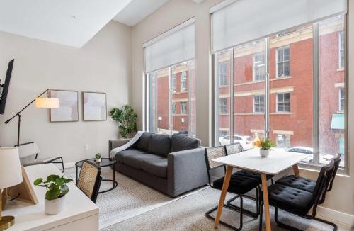 Downtown Cincinnati Apartment | CozySuites at Textile