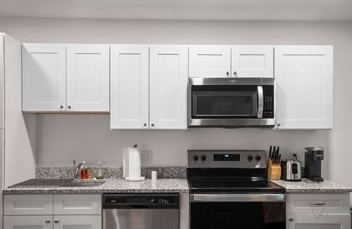 Cultural District Apartment | CozySuites Charming 1BR in Downtown Pitts #3