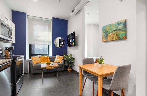 Cultural District Apartment | CozySuites Classy 1BR in Downtown Pitts #11