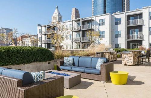 Downtown Cincinnati Apartment | CozySuites - Current at the Banks