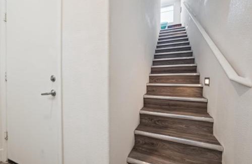Glendale Sports and Entertainment District Apartment | CozySuites Glendale - Westgate w pool 13
