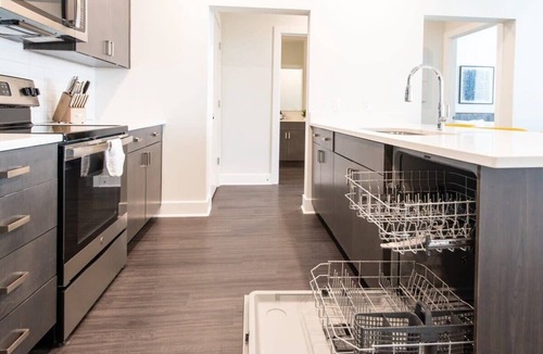 Central Business District Apartment | Cozysuites l Luxe 2BR in Downtown Cincinnati