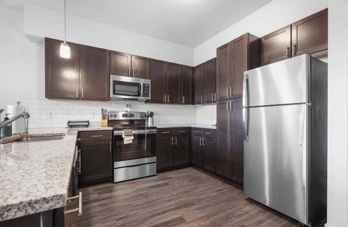 Indianapolis Apartment | CozySuites Modern 2BR, Nora Indianapolis #11