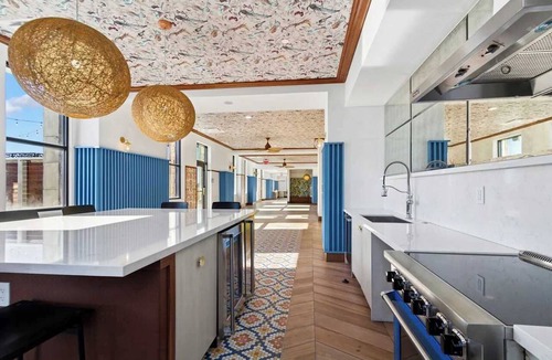 Downtown Cincinnati Apartment | CozySuites Sky Central #7