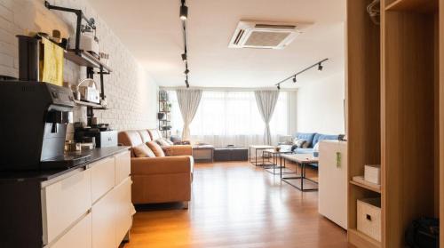 Downtown Singapore Hostel | CoZzzee Hostel