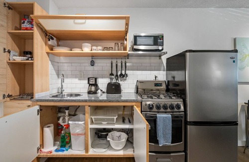 Brookwood Apartment | (CPD) Safe + Clean Studio World Cup Smart Choice for Solo Stays