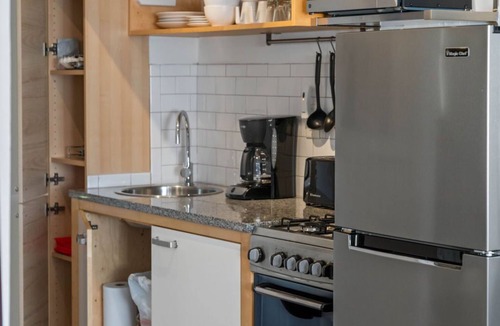 Brookwood Apartment | (CPD) Safe + Clean Studio World Cup Smart Choice for Solo Stays