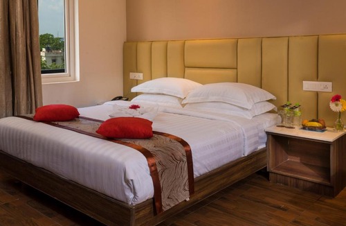 KK Nagar Hotel | CR Grande