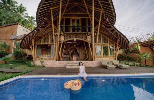 Selat Villa | CR Tris Casa De Bambú - Bamboo House Bali