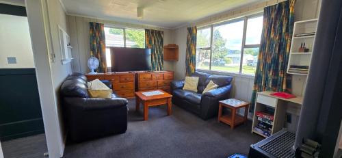Turangi House | Crab Apple Cottage