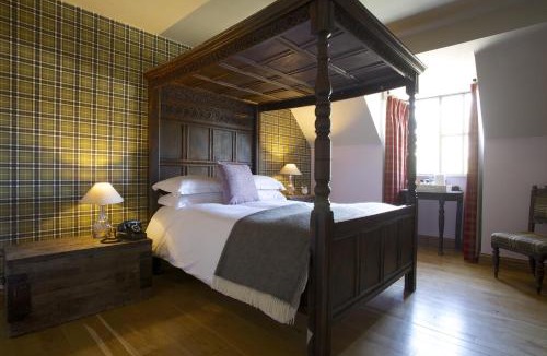 Chieveley Hotel | Crab & Boar