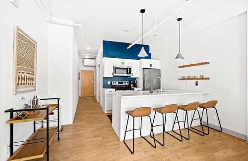 Duluth Apartment | Craft District Apt w/Gym & Coffee Shop 322