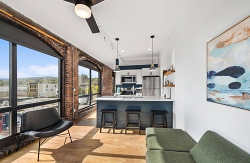 Duluth Apartment | Craft District Apt w/Gym & Coffee Shop 307