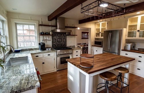 Graeagle House | Craftmen's-style home in the heart of Graeagle w/private backyard on greenbelt