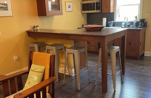 Annapolis Apartment | Craftsman Bungalow Suite Near Naval Academy Stadium and Historic District