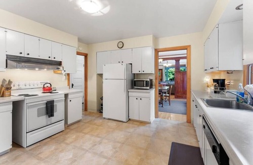 Manito House | Craftsman Crush | Comfy, Stylish, South Hill