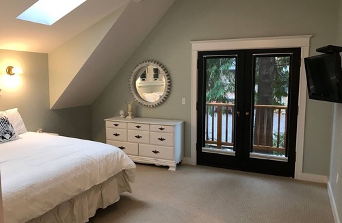 Downtown Cannon Beach House | Craftsman Style in the Heart of Cannon Beach!