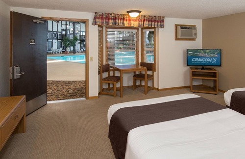 East Gull Lake Hotel | Cragun's Resort & Hotel