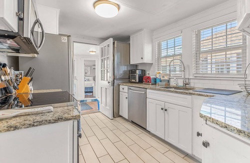 Centerville House | Craigville Beach Compound | 4 Private Suites · Ocean View