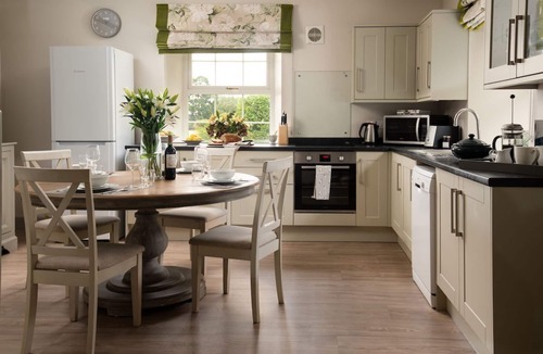 Kelso House | CRAILING COACH HOUSE - Superb, Renovated Property in a Country Setting, Sleeps 4