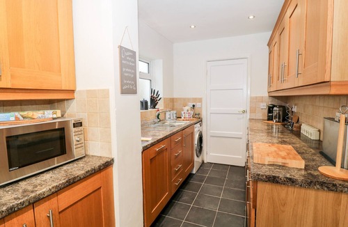 Bude Apartment | Cranberry