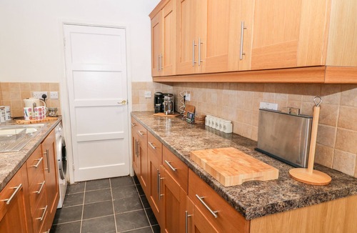 Bude Apartment | Cranberry