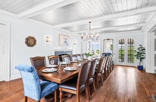 Gloucester House | Cranberry Hill | 9 BR 22 Acre Estate | Sleeps 24