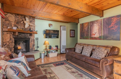 Sugarloaf House | Crazy Bear Cabin - Just a short walk to the National Forest hiking trails. Fenced Yard!