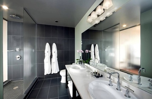 Fifth Ward Hotel | Cream Studio at The Iron Horse Hotel, Pets Allowed, Near Discovery World