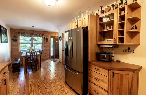 Paradise Cabin | Create Lasting Memories: Lakeside Family Getaway in the Heart of Paradise, Michigan