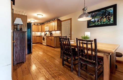 Paradise Cabin | Create Lasting Memories: Lakeside Family Getaway in the Heart of Paradise, Michigan