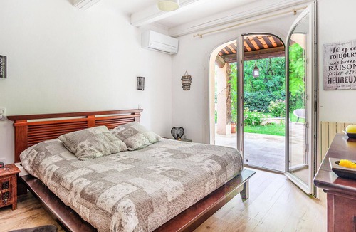 Saint-Cannat House | Create lasting vacation memories in this wonderful vacation home.