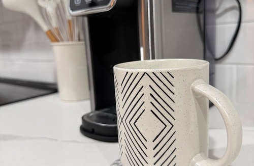 Burbank Apartment | Creative and Stylish Themed Stay