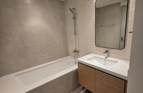 Dubai Apartment | Creek crescent high floor