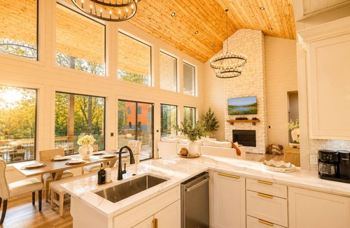 Pickens Cabin | Creek,Pool,Playhouse celebration estate, sleeps 21