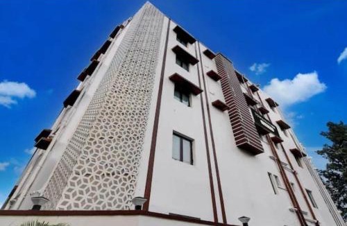 Sealdah Hotel | Creek Row