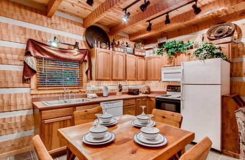 Smoky Mountains House | Creek Song