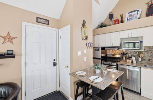 Craigleith Condo | Creekside at Blue Mtn: Pool, Hot Tub, Tennis!
