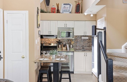 Craigleith Condo | Creekside at Blue Mtn: Pool, Hot Tub, Tennis!