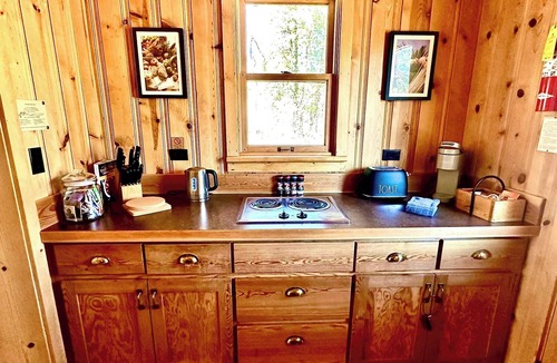 Mazama Cabin | Creekside Bunkhouse on Early Winters Creek