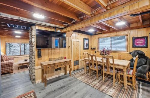 Salt Lake Mountain Resorts House | Creekside Cabin