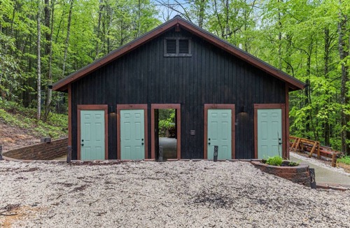 Pine Ridge Cabin | Creekside - Camping Cabin Retreat - RRG, KY