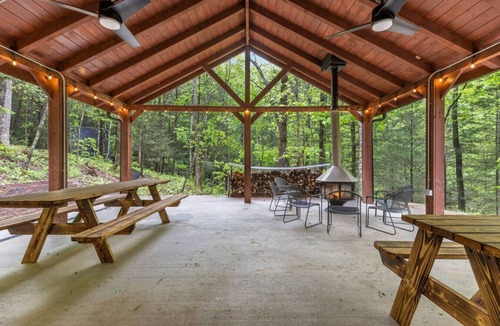 Pine Ridge Cabin | Creekside - Camping Cabin Retreat - RRG, KY