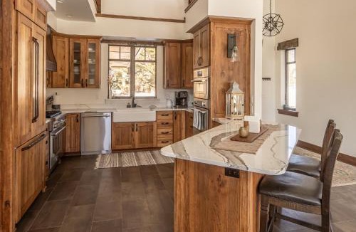Big Sky House | Creekside Chalet