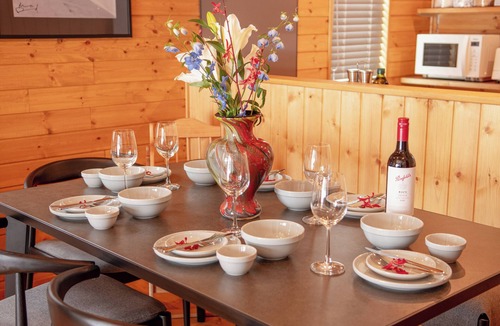 Iida Ski Chalet | Creekside Chalets Hakuba