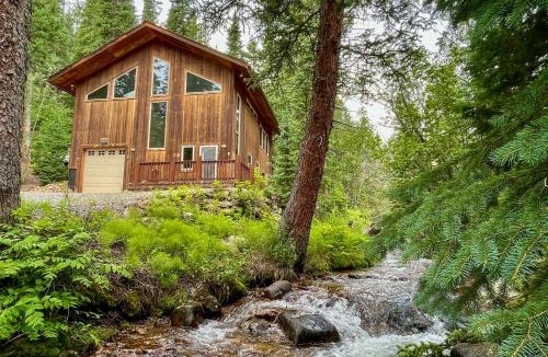 Downieville-Lawson-Dumont House | Creekside Colorado Getaway: Hike, Explore + Unwind