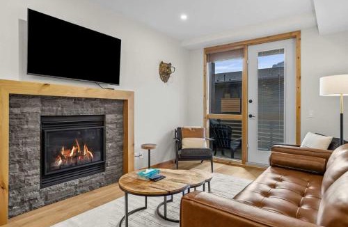 Canmore Apartment | Creekside Cove in Spring Creek