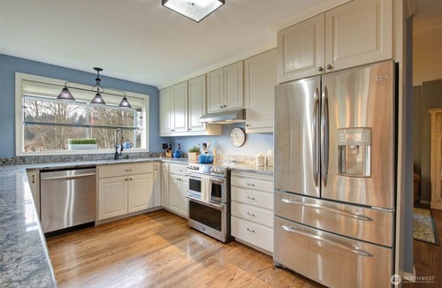 Woods Creek House | Creekside Farm Escape -Monroe