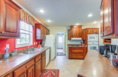 Topton House | Creekside Haven w/Fire Pit Near Nantahala River